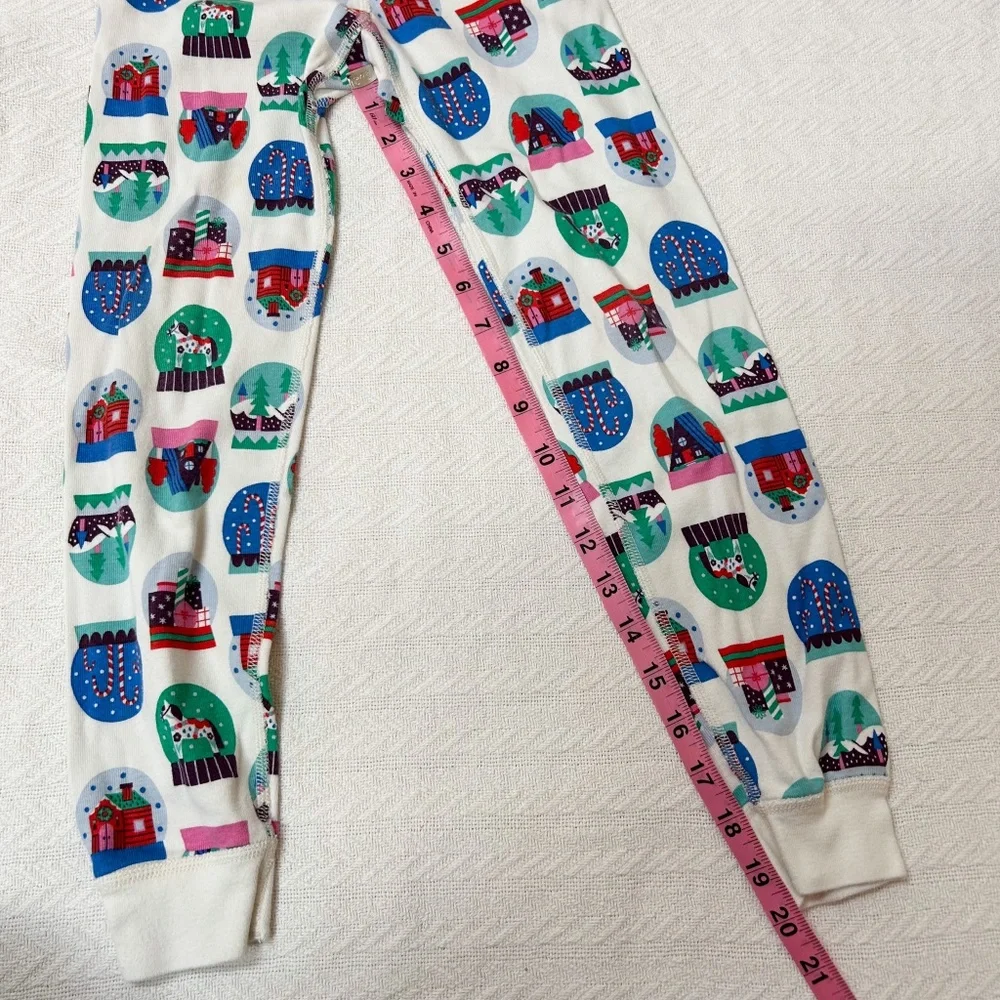 Hanna Andersson Pajama Set Winter Snow Globes Size 6-7 - festive, charming